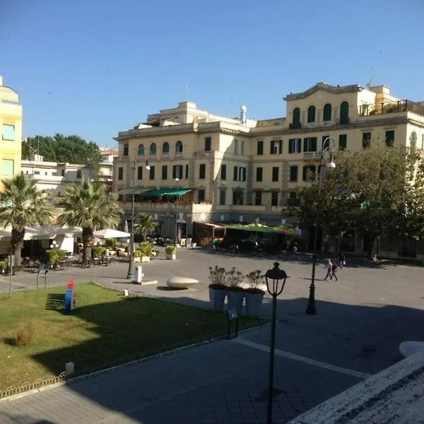 Emam Al Centro 150Mt Dal Mare E La Metro A2 Passi Apartment Lido di Ostia Italy