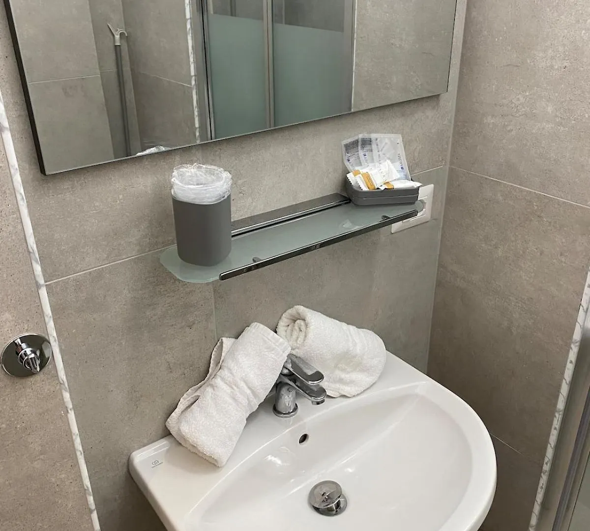Apartamento Emam Al Centro 150Mt Dal Mare E La Metro A2 Passi Lido di Ostia 0*,