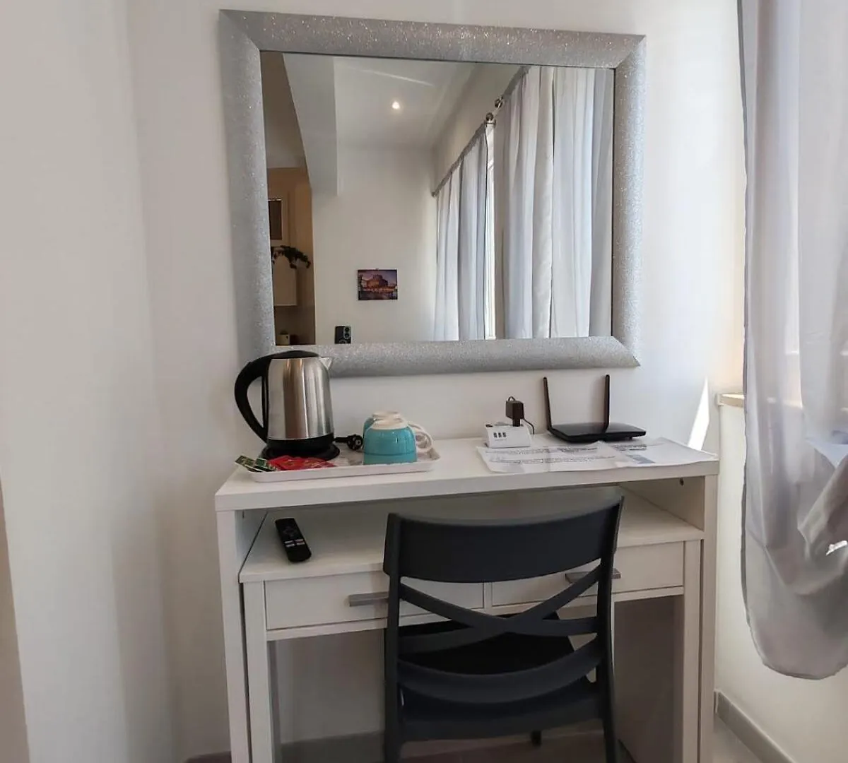 Emam Al Centro 150Mt Dal Mare E La Metro A2 Passi Apartment Lido di Ostia 0*,  Italy