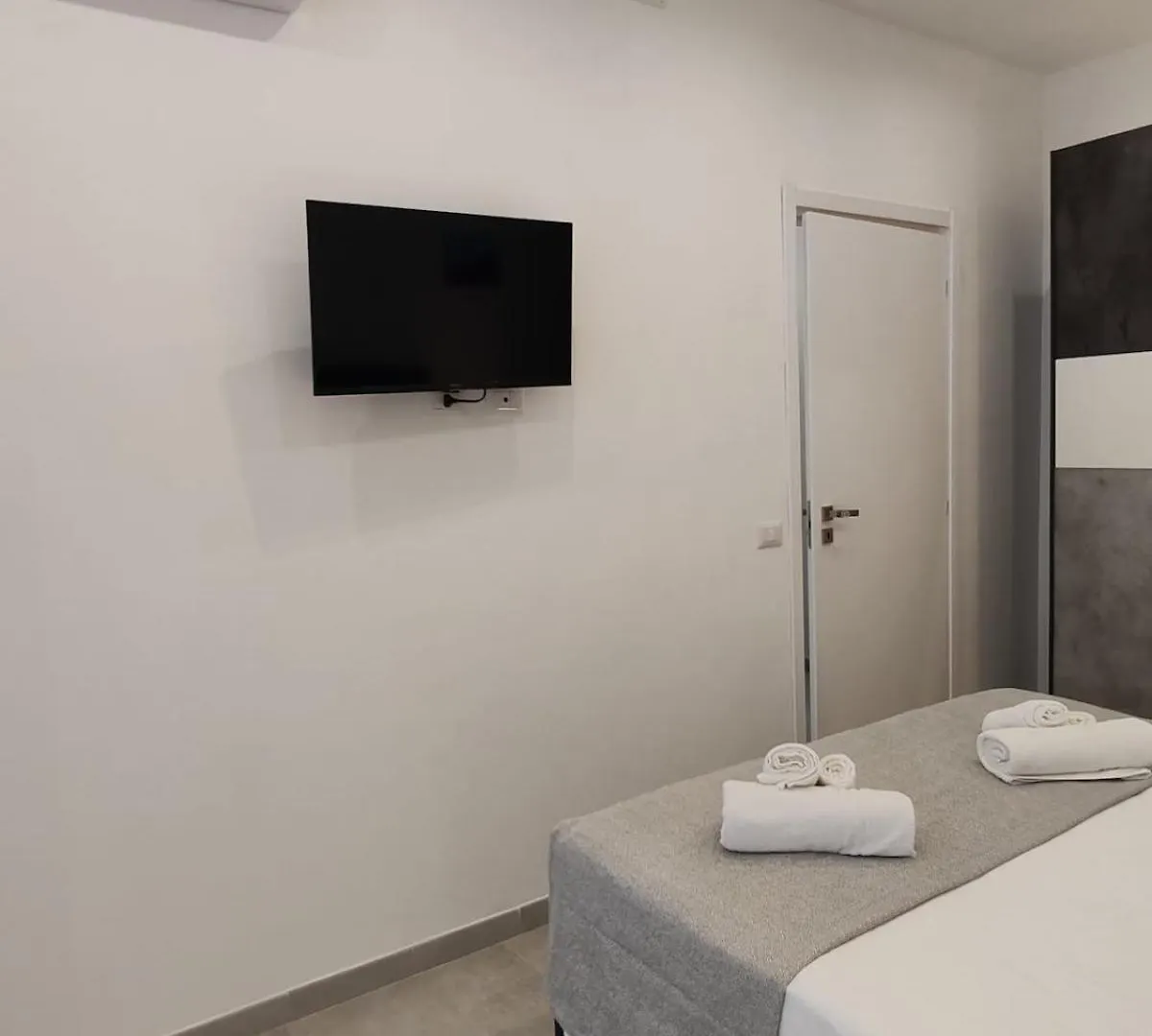 Emam Al Centro 150Mt Dal Mare E La Metro A2 Passi Apartment Lido di Ostia