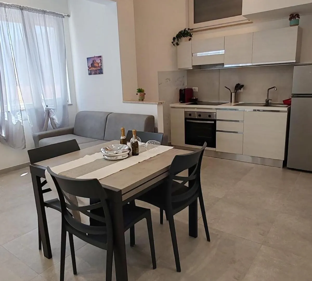 Emam Al Centro 150Mt Dal Mare E La Metro A2 Passi Apartment Lido di Ostia