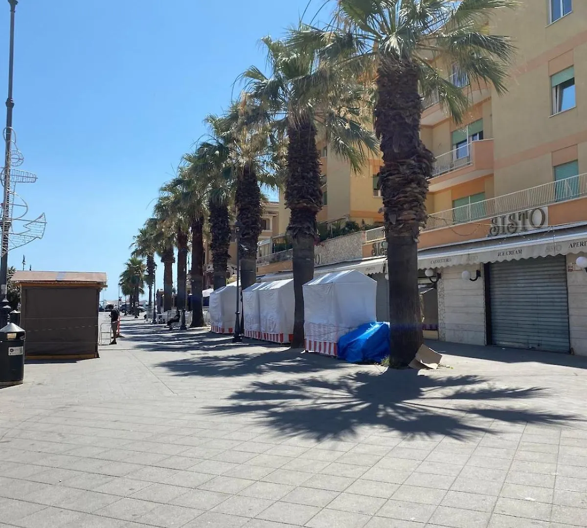 Emam Al Centro 150Mt Dal Mare E La Metro A2 Passi Apartment Lido di Ostia Italy